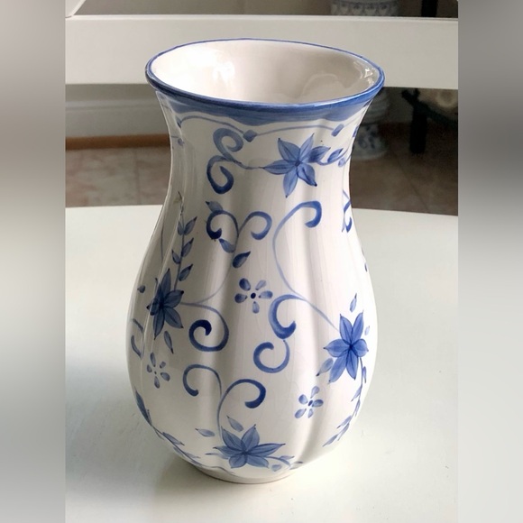 Sonoma Home Goods Blue and White Flower Vase - Picture 2 of 6